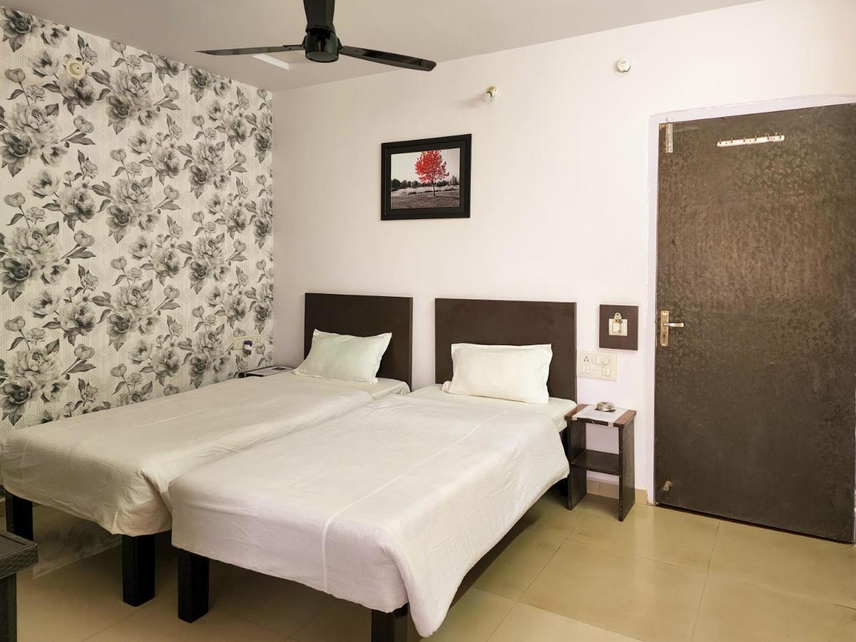Shivani Inn Hotel & Banquet Seoni  Extérieur photo